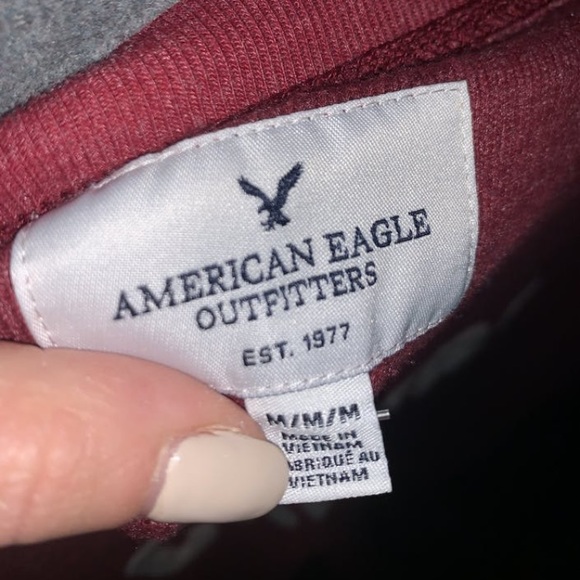American Eagle Red “CHEERS” Embroidered Crewneck - Picture 3 of 3